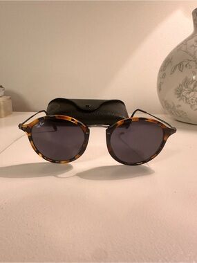 Ray-Ban Tortoise Shell Round Sunglasses - Dark Gray Lenses